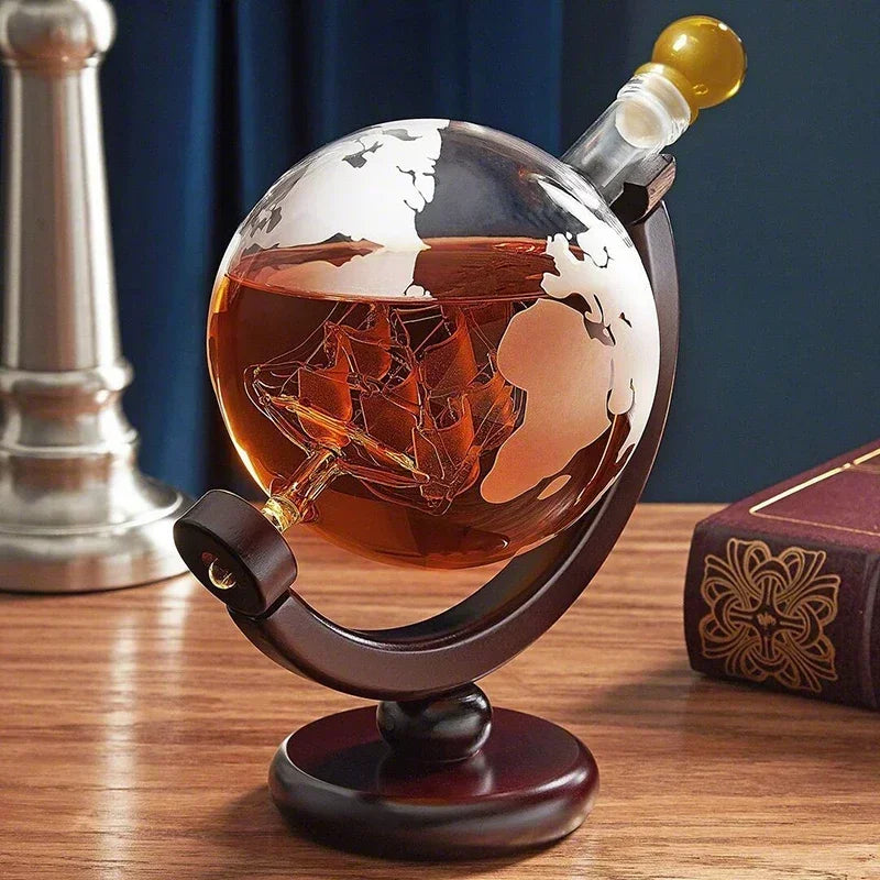 Globe Decanter Whisky Gift Set