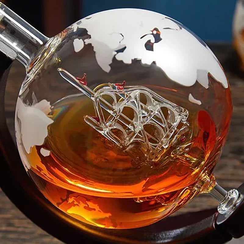 Globe Decanter Whisky Gift Set